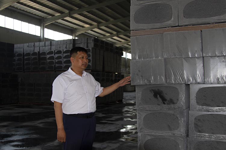 河南省建筑業(yè)協(xié)會(huì )建筑修繕?lè )謺?huì )領(lǐng)導人蒞臨考察-9-20230830102403