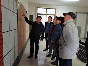 河南省建設科技協(xié)會(huì )理事長(cháng)張利萍、秘書(shū)長(cháng)段敬民等一行蒞臨調研