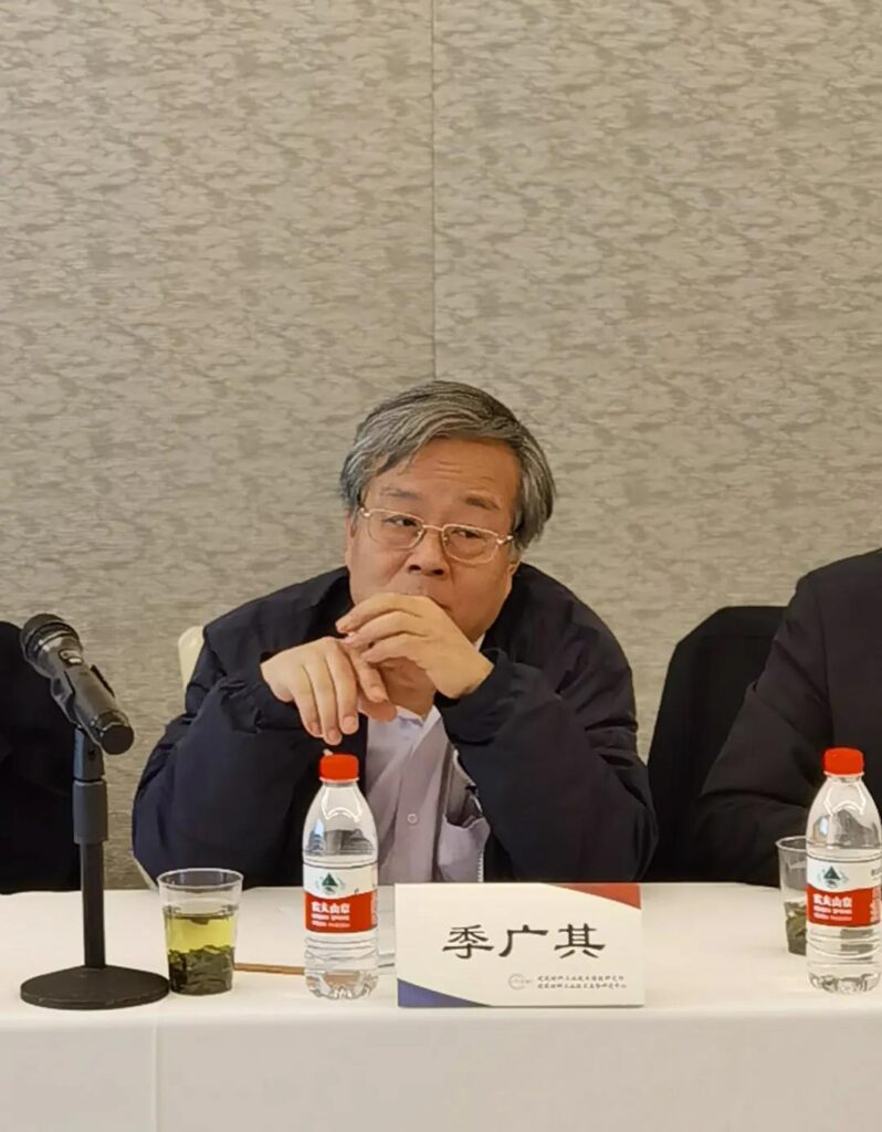 《建筑絕熱用石墨改性擠塑聚苯乙烯泡沫塑料板》標(biāo)準(zhǔn)項(xiàng)目第二次工作會議在北京召開-3-20230902093029