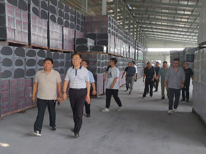 石墨改性水泥基保溫板河南工建標準三次會(huì )議-2