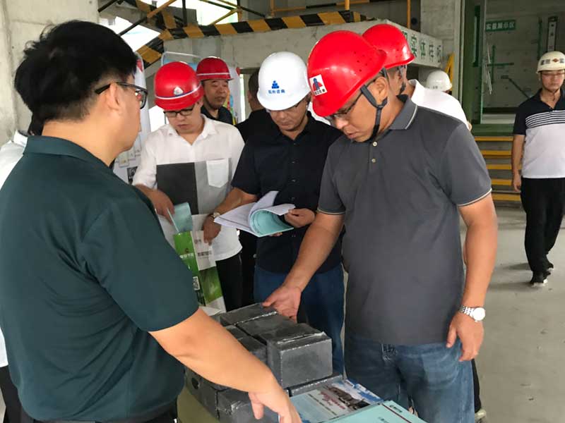 觀(guān)摩會(huì )現場(chǎng)直擊:石墨改性水泥基保溫板助力焦作市建筑質(zhì)量提升-6